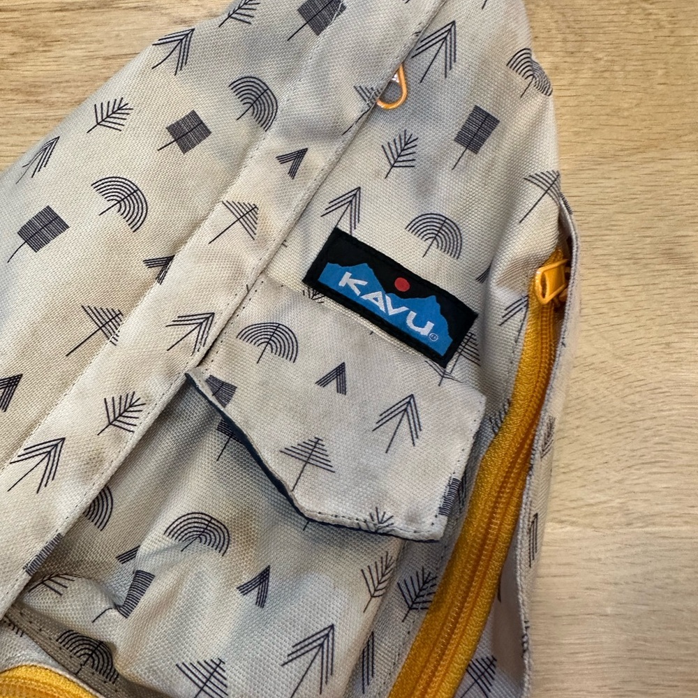 Kavu Beige Belt Bag with Black Pattern - Picture 3 of 5